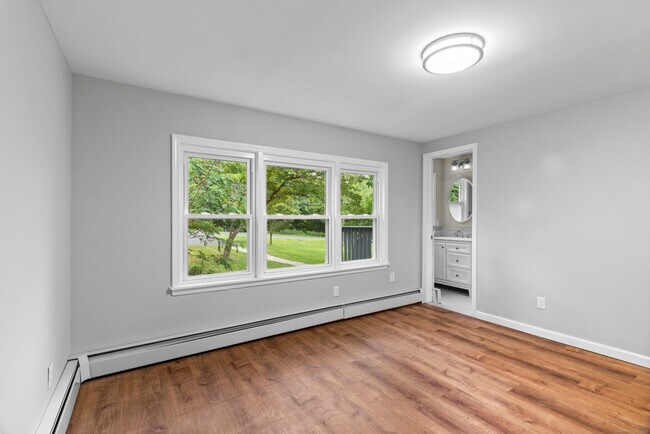 Building Photo - 518 Merrow Rd