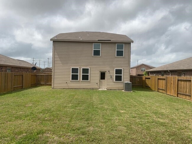 Building Photo - 2906 Seacrest Ln