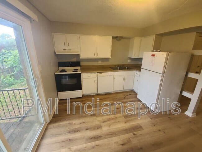 Building Photo - 6230 Eastridge Dr