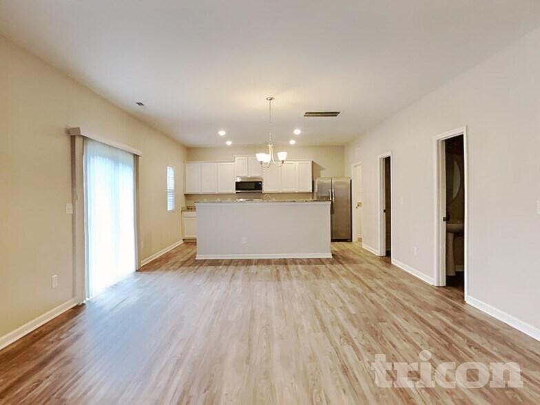 Building Photo - 945 Joselynn Drive