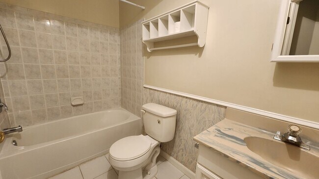 Building Photo - Townhome in Island Creek Subdivision