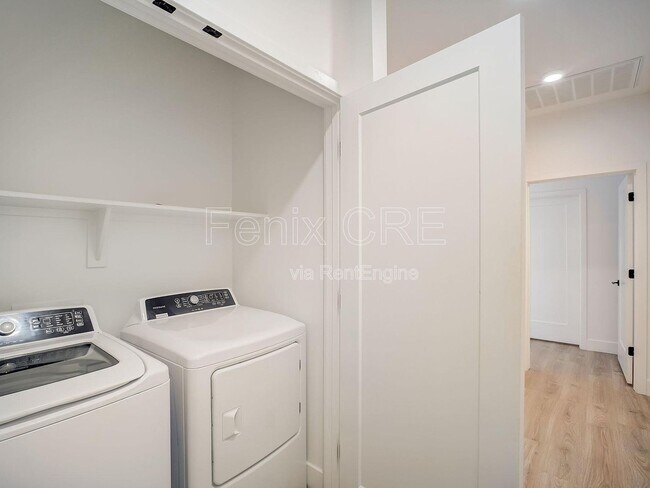 Building Photo - 775 W Coolidge St