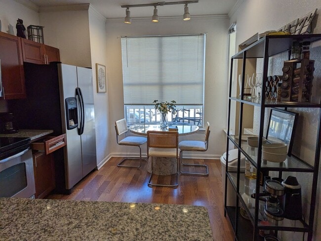 Building Photo - Great 1 Bedroom / 1 Bathroom Condo in Downtown Orlando! Free Water, Sewer, Trash & Pest Control!