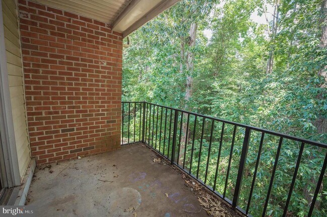 Building Photo - 803 College Ln