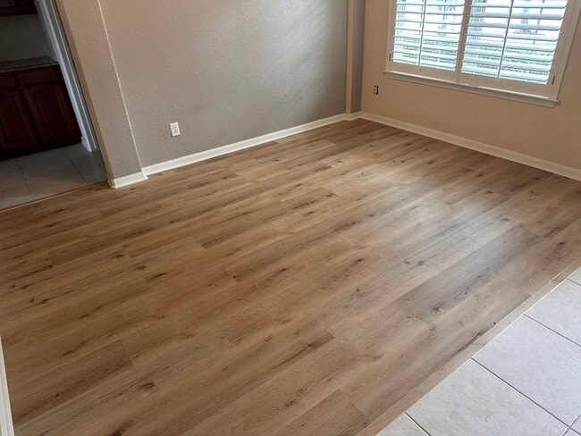 Building Photo - 5802 Horseshoe Falls