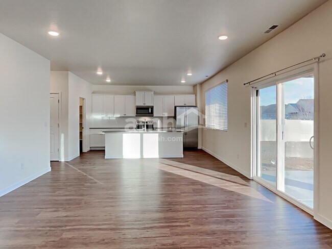 Building Photo - 9499 W Chino St