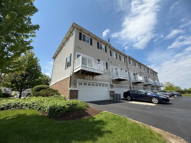Building Photo - 112 Lakeshore Dr