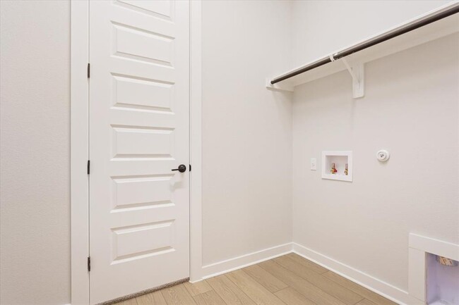 Building Photo - 212 Lariat Lp