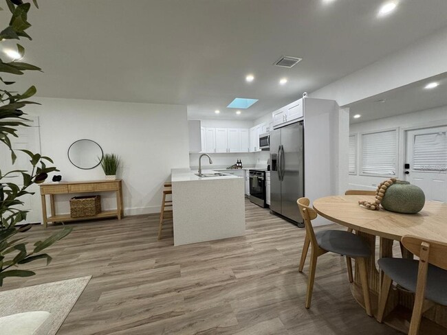 Building Photo - 22011 Catherine Ave