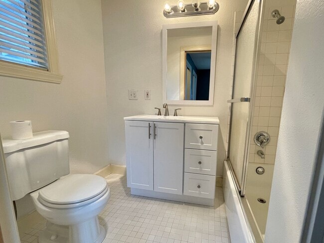 Building Photo - Charming 1BR Cottage | Private Cul-de-Sac & Wrap-Around Porch