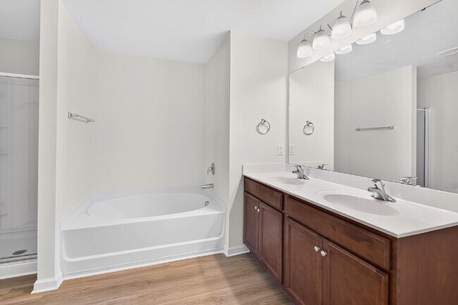 Building Photo - Expansive 4-bedroom, 3.5-bathroom single-family home boasts 3,150 sq. ft.