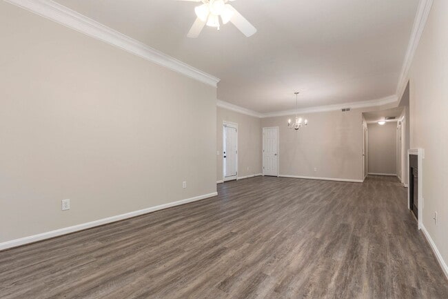 Building Photo - 301 S Dorsey Ln
