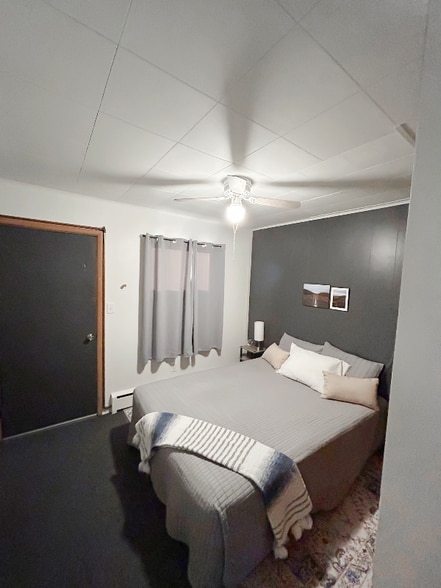 Building Photo - 208 2nd St S