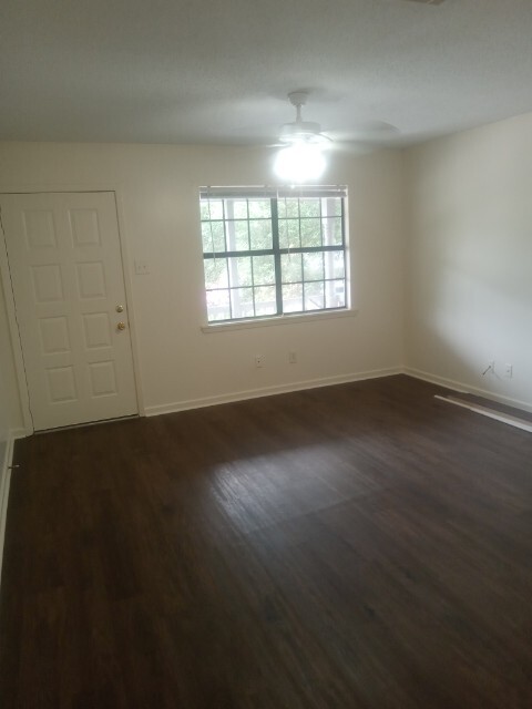 Living room - 3379 Highway 594