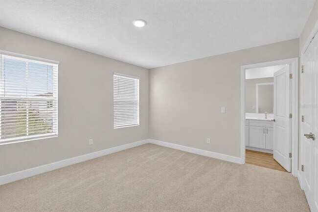 Building Photo - 10009 Surrey Rose Dr