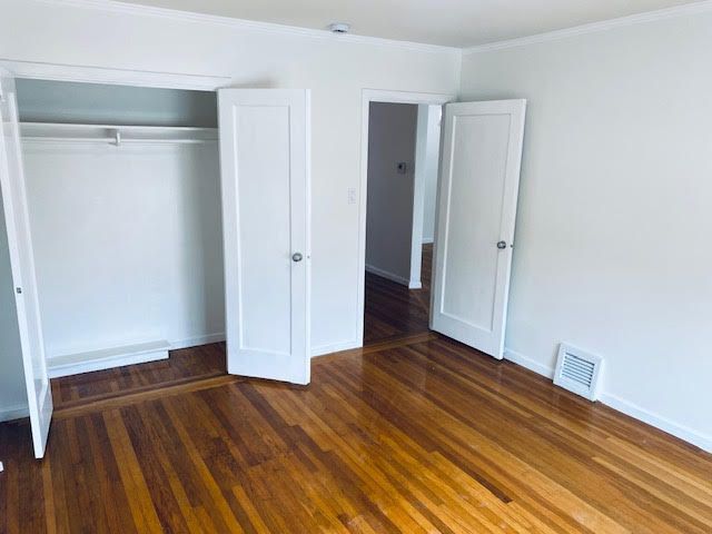 Building Photo - 550 43rd Ave