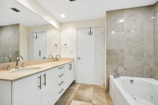 Building Photo - 550 Okeechobee Blvd