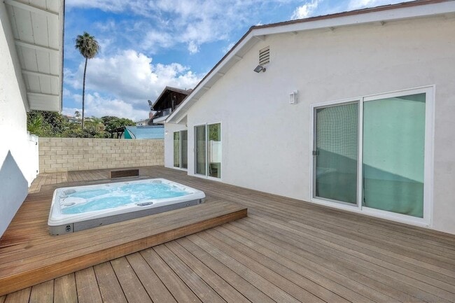 Building Photo - 1166 Agate St