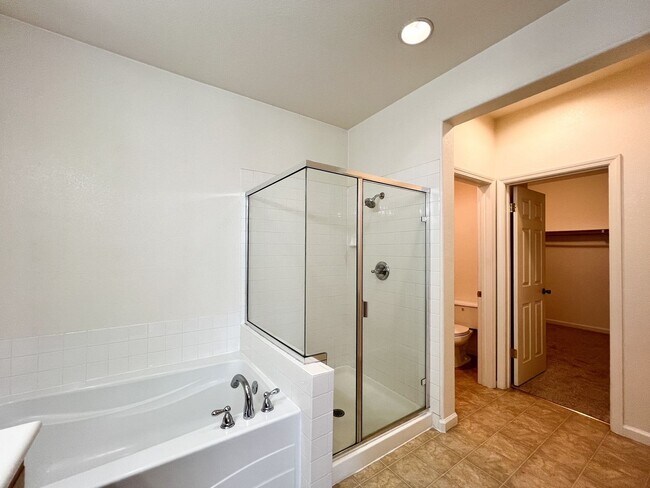 Building Photo - South Napa Three Bedroom House