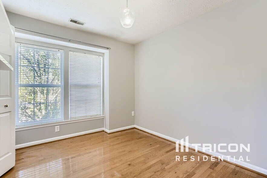 Building Photo - 5143 Spring Willow Ct
