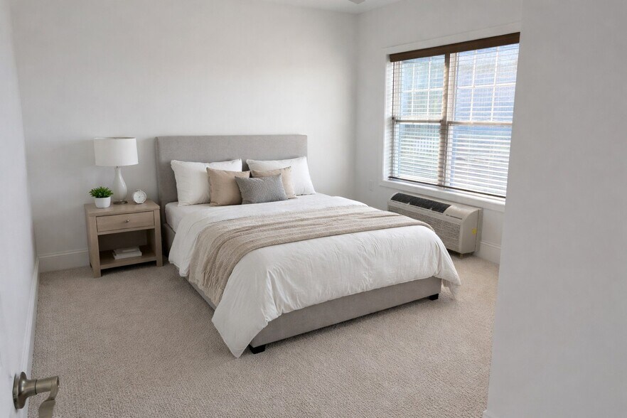 Building Photo - 2 Grove St