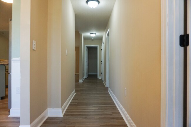 Building Photo - 141 Bronze Cir