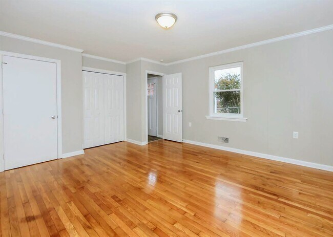 Building Photo - 1408 Gates St