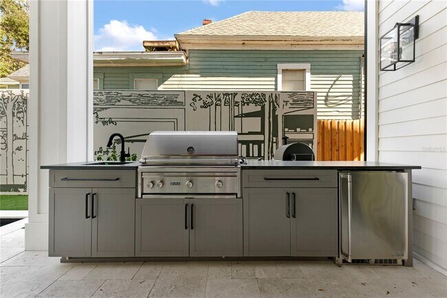 Building Photo - 319 W Frances Ave