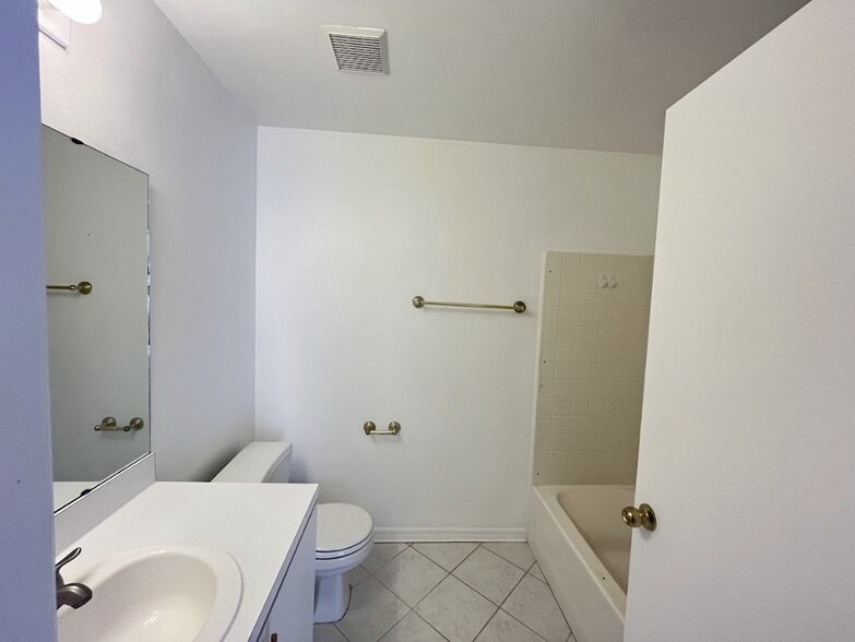 Building Photo - 11483 Kimberly Forest Dr