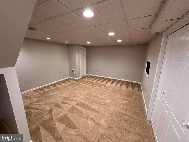 Building Photo - 3917 Captain Molly Cir