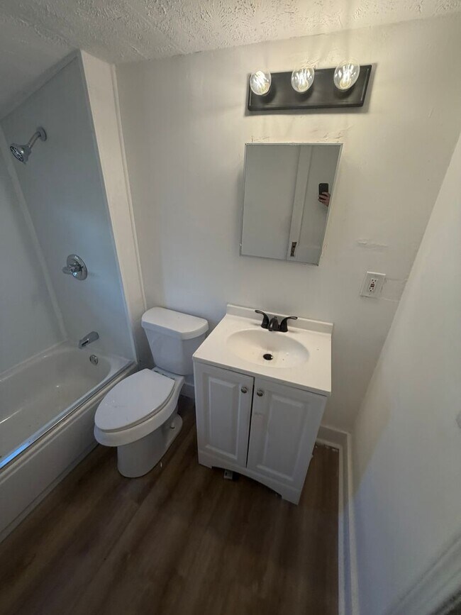 Building Photo - 2791 E 127th St