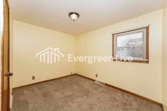 Building Photo - 220 Glendale Ave SE