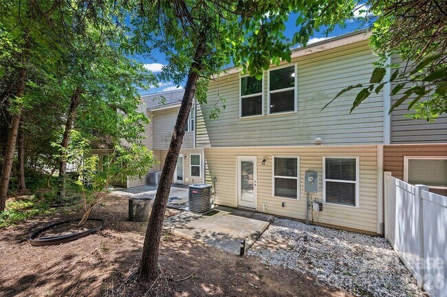 Building Photo - 9612 Brackenview Ct