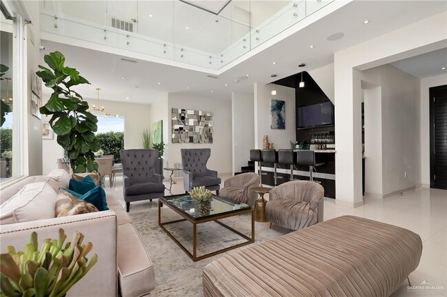 Building Photo - 22 Toronto Ave