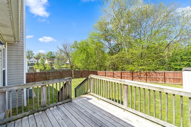 Building Photo - COMING SOON!    Cute home close to shoppin...