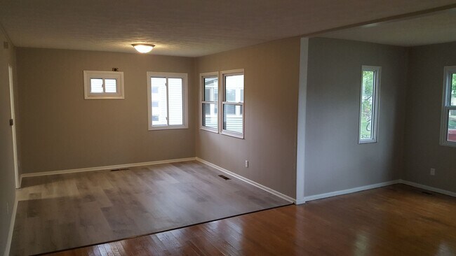 Building Photo - Charming 3 Bedroom Single-Family Home with Private Yard