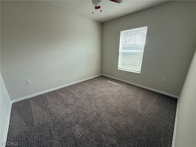 Building Photo - 324 NW 3rd Ln