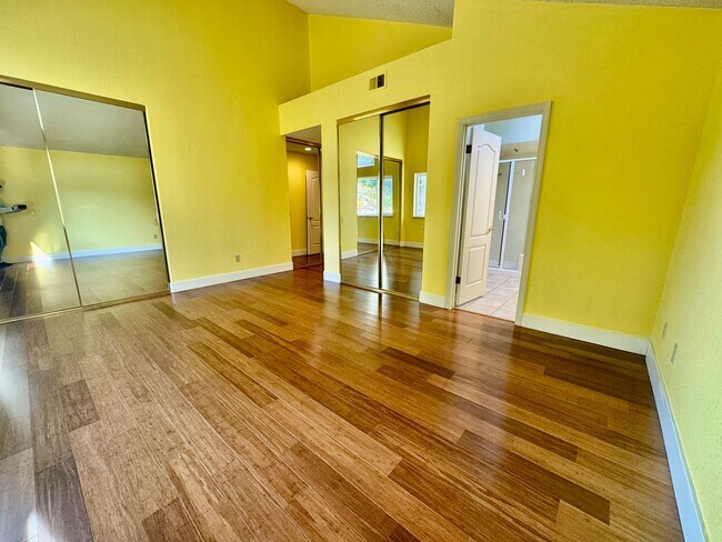 Building Photo - Spacious 4 Bed/2Ba Home in Richmond with Large Backyard!