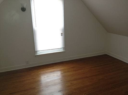 Building Photo - Cute 1 Bedroom House