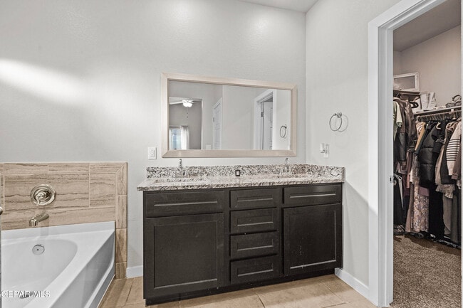 Building Photo - 14936 Tierra Haven Ave