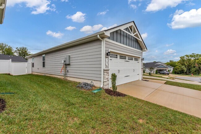 Building Photo - 767 Cottage Dr