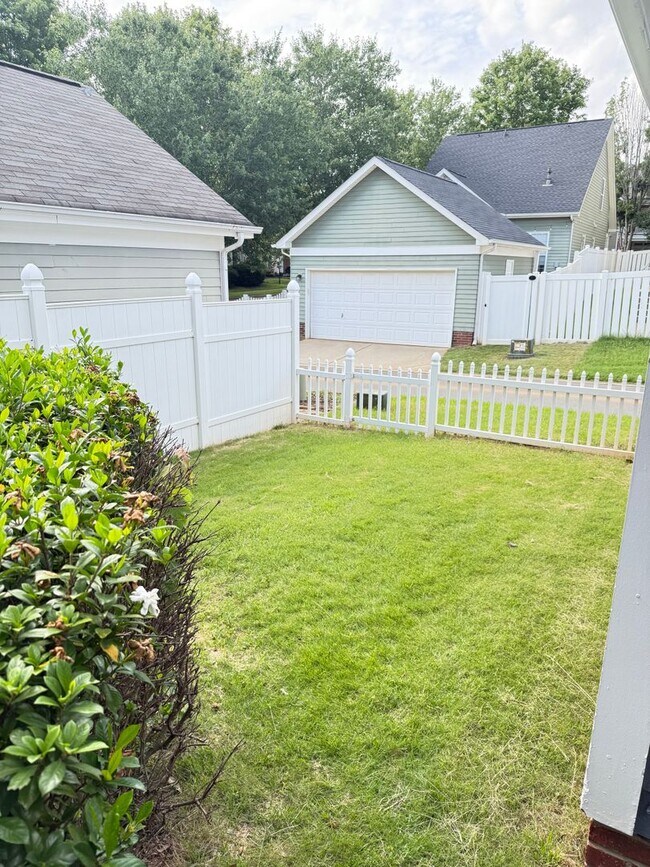 Building Photo - Charming 4-Bedroom Home in Monteith Park – Prime Huntersville Location