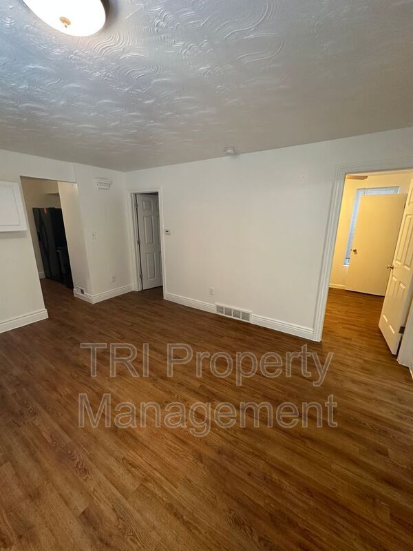 Building Photo - 1522 9th Ave
