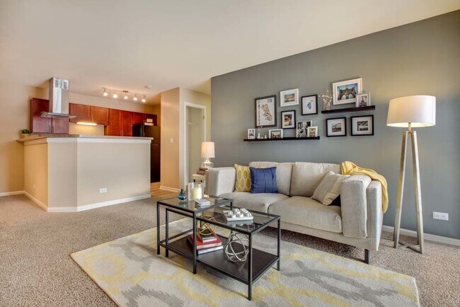 Building Photo - 15 Stirling Ln