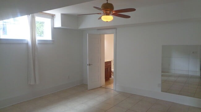 Building Photo - Spacious~Charming~Dilworth! 3800 SF 4 Beds 3.5 Baths