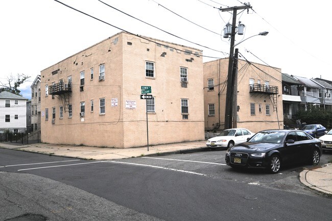 Building Photo - 21-25 Willoughby St