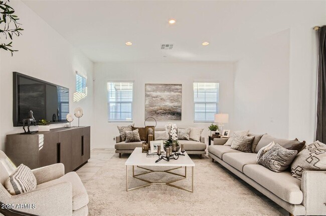 Building Photo - 3841 E Rainbow Dr