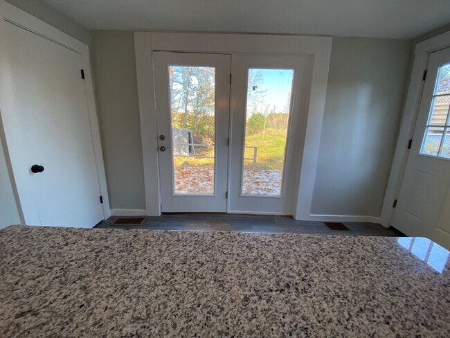 Building Photo - 311 Knox Marsh Rd