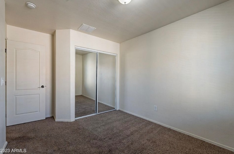 Building Photo - 2622 S Alpine Dr