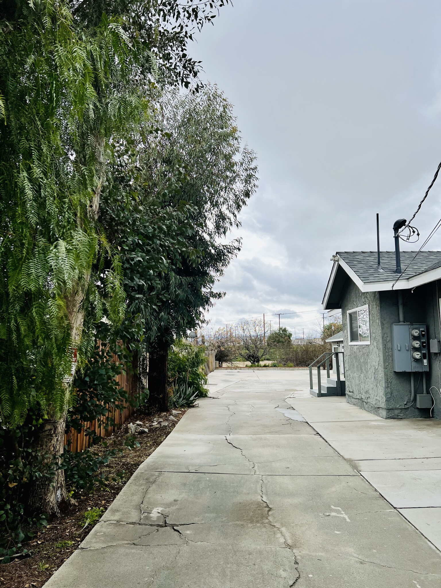Building Photo - 21633 Cottonwood Ave